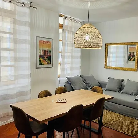 Republique Centre Historique 아파트 *